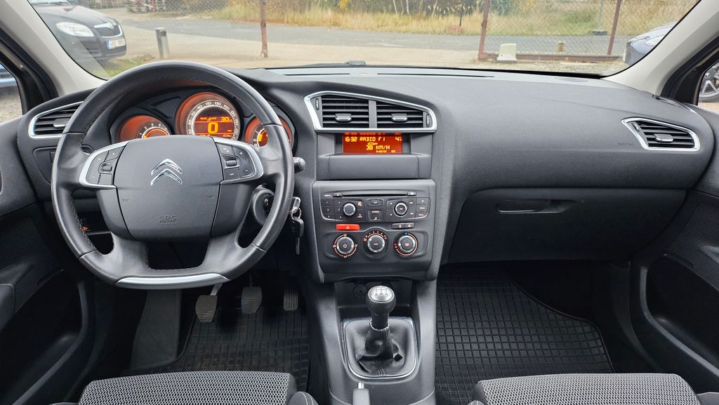citroen-c4-1-6-vti-120-design - 9