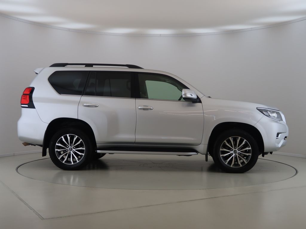 toyota-land-cruiser-2-8-d-4d-130kw-executive-cz-1maj - 3