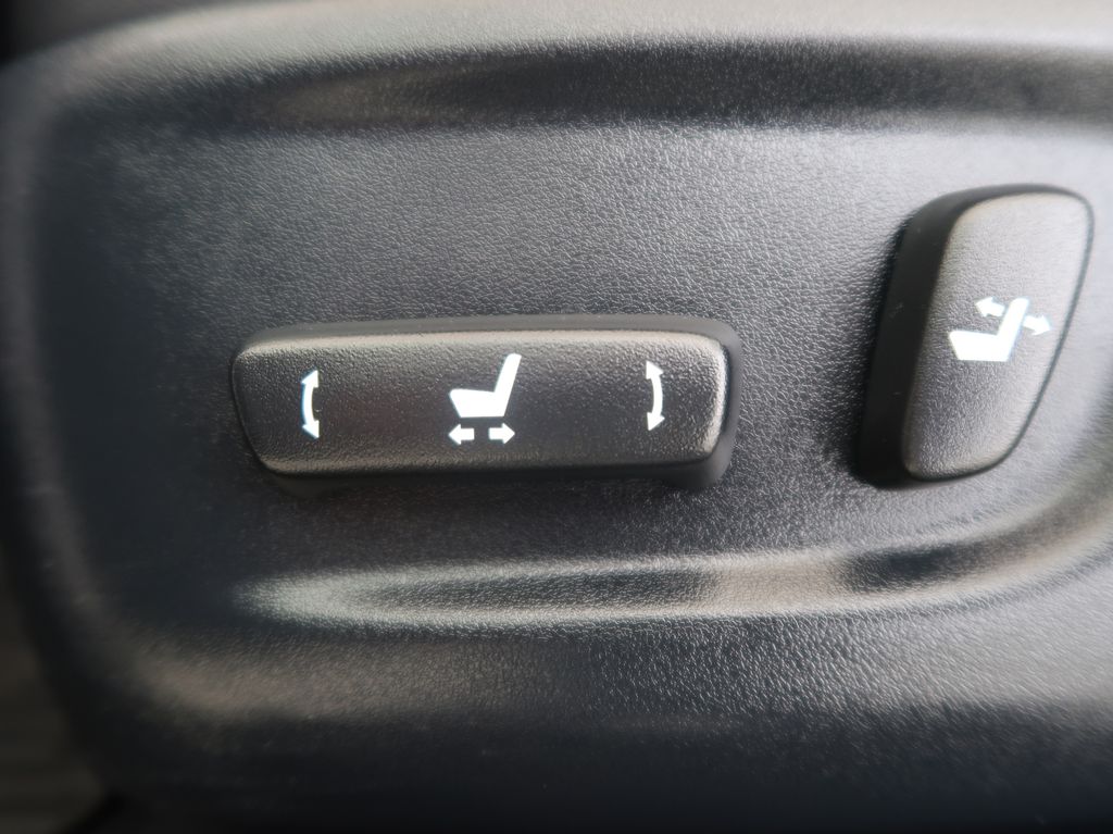 toyota-land-cruiser-2-8-d-4d-130kw-executive-cz-1maj - 9