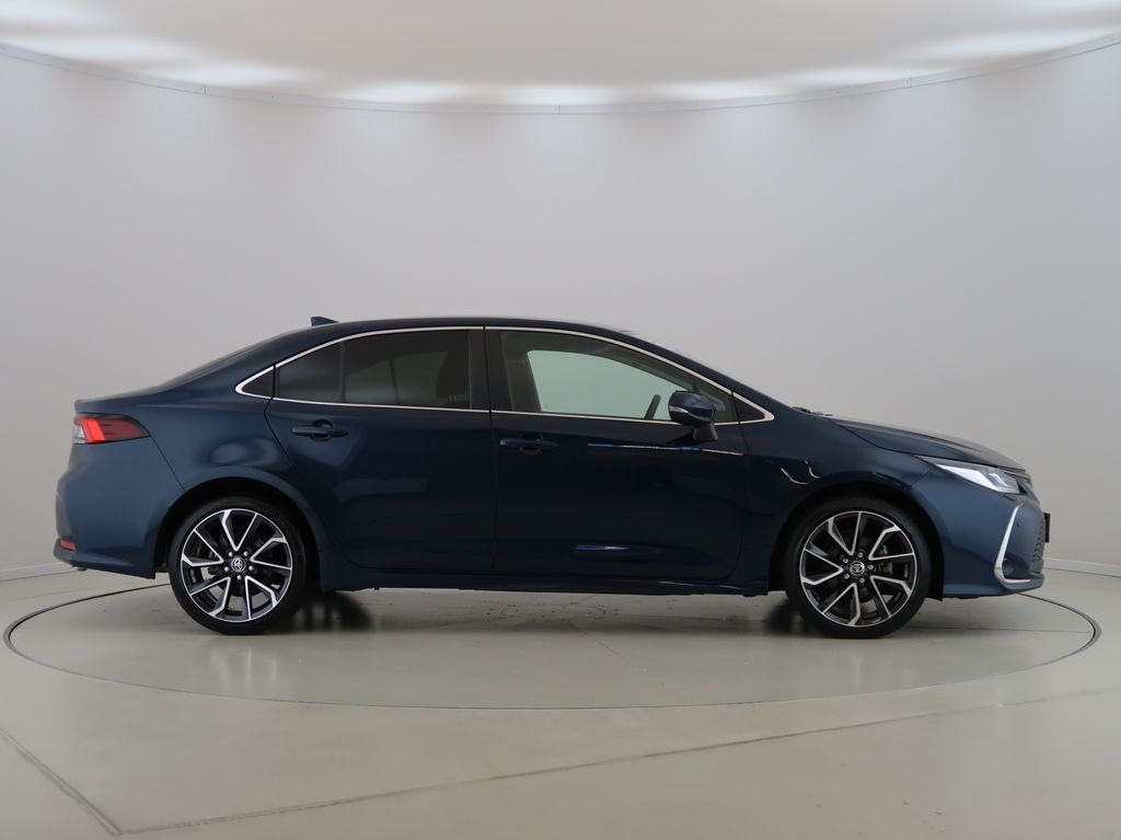 toyota-corolla-1-8-hybrid-executive-cz-1maj - 3
