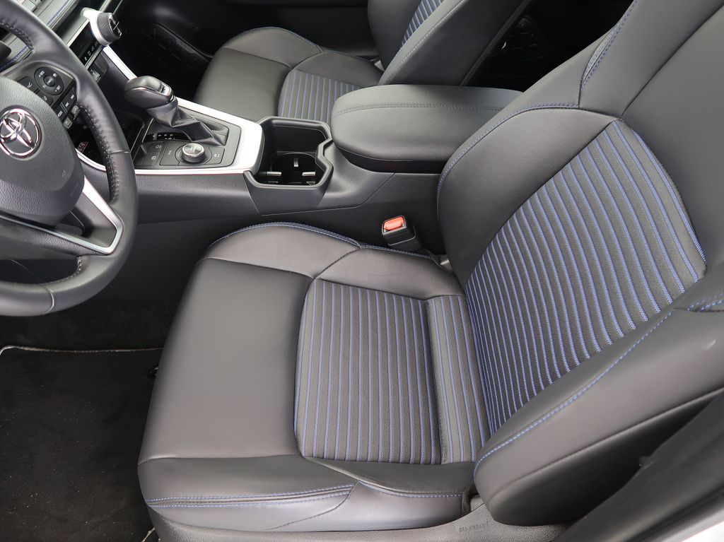 toyota-rav4-2-5-hybrid-selection-4x4-cz-1maj - 8