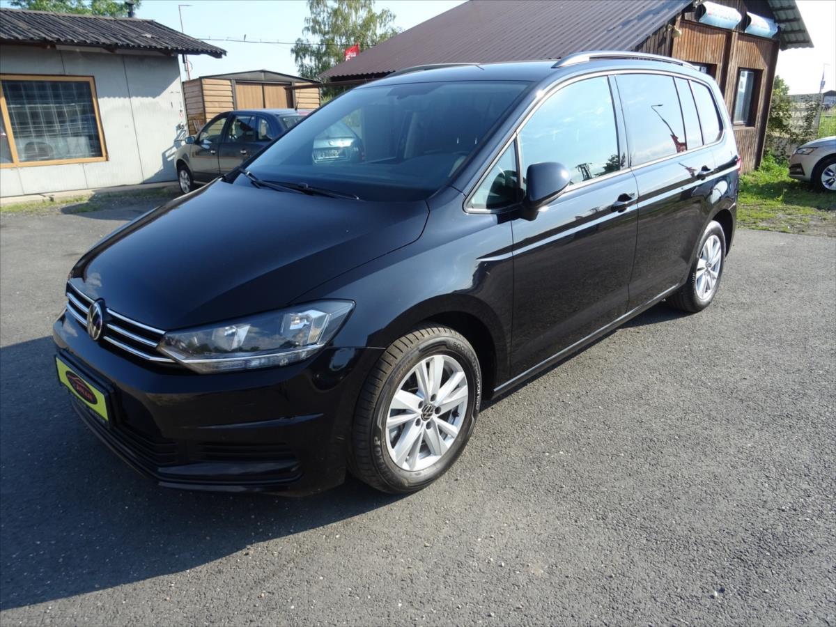 volkswagen-touran-2-0-tdi-110-kw-dsg - 3