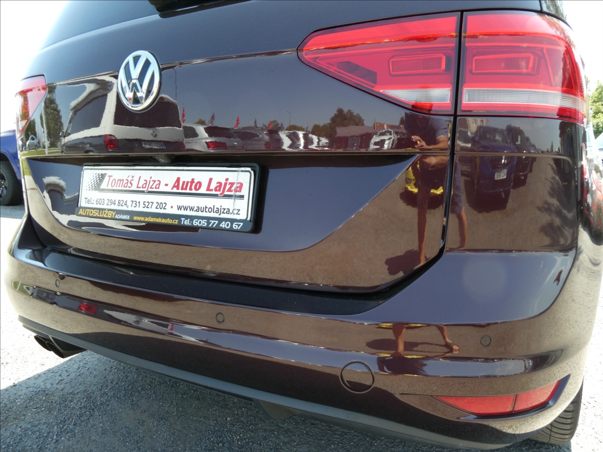 volkswagen-touran-1-4-tsi-110kw-dsg-navi-zaves - 9