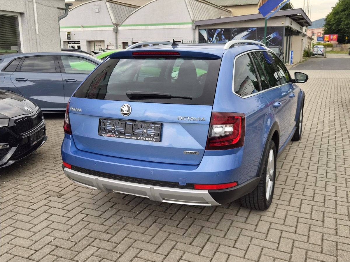 skoda-octavia-2-0-tdi-scout-webasto-kamera-tazne - 2