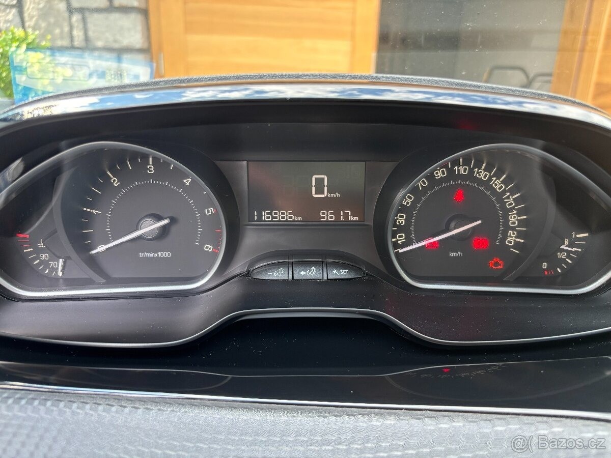 peugeot-2008-2017-bila - 6