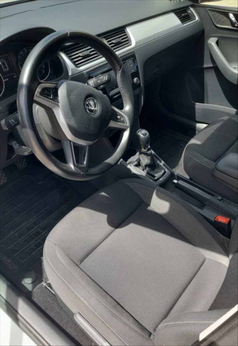 skoda-rapid-1-2-tsi-81-kw - 4