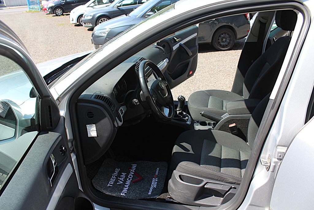 skoda-octavia-scout-2-0-tdi - 8