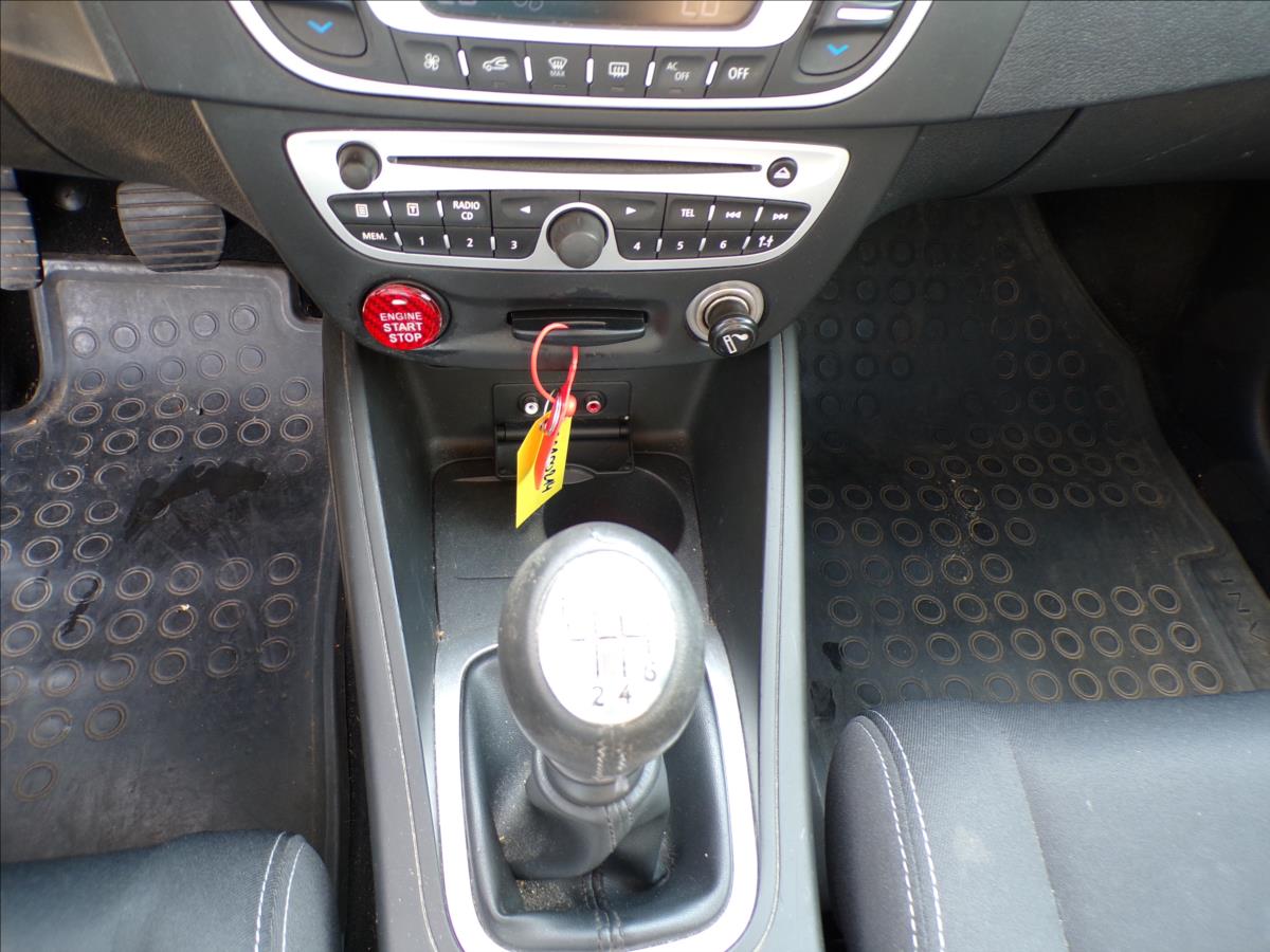 renault-megane-1-4-tce-130-tempomat - 9
