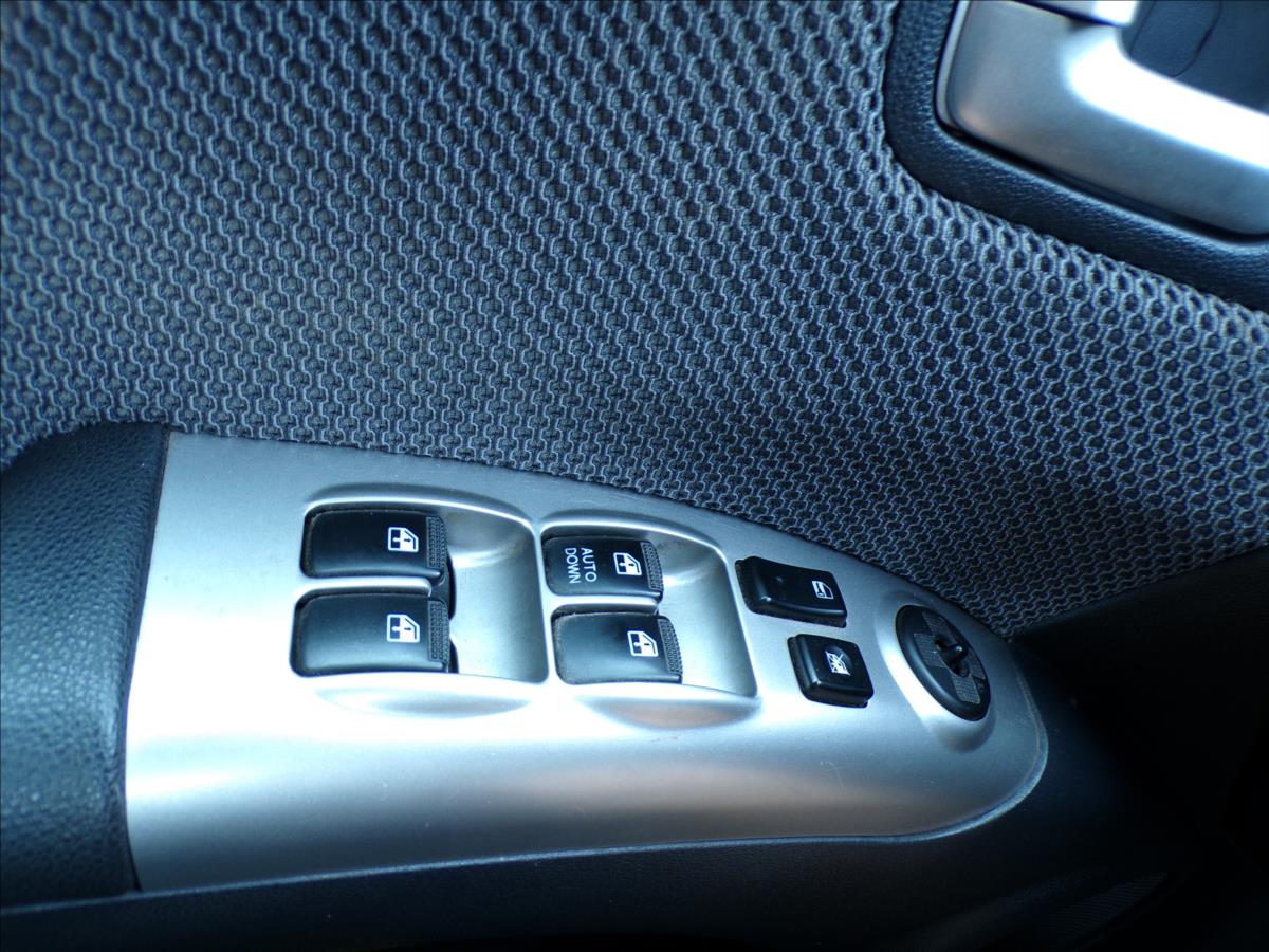 kia-sportage-2-0-16v - 9