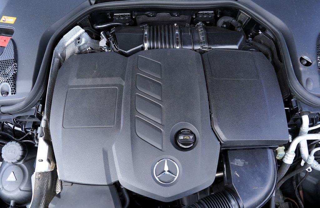 mercedes-benz-tridy-e-e-220d-amg-led-at9-kuze - 9
