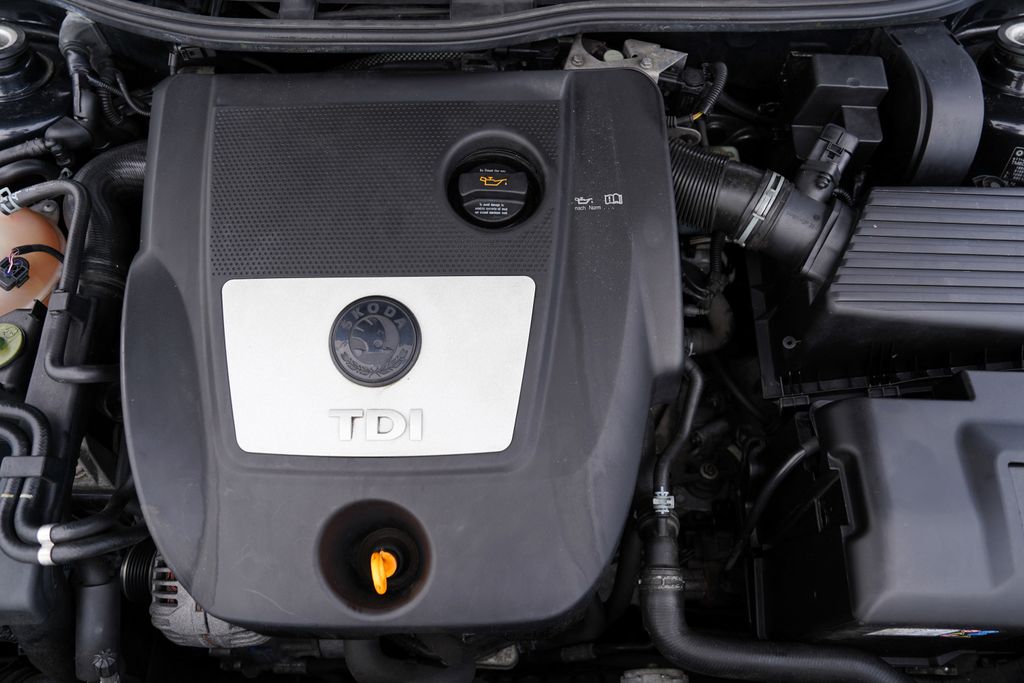 skoda-octavia-1-9-tdi-110kw-cr-kuze-al-kola - 9
