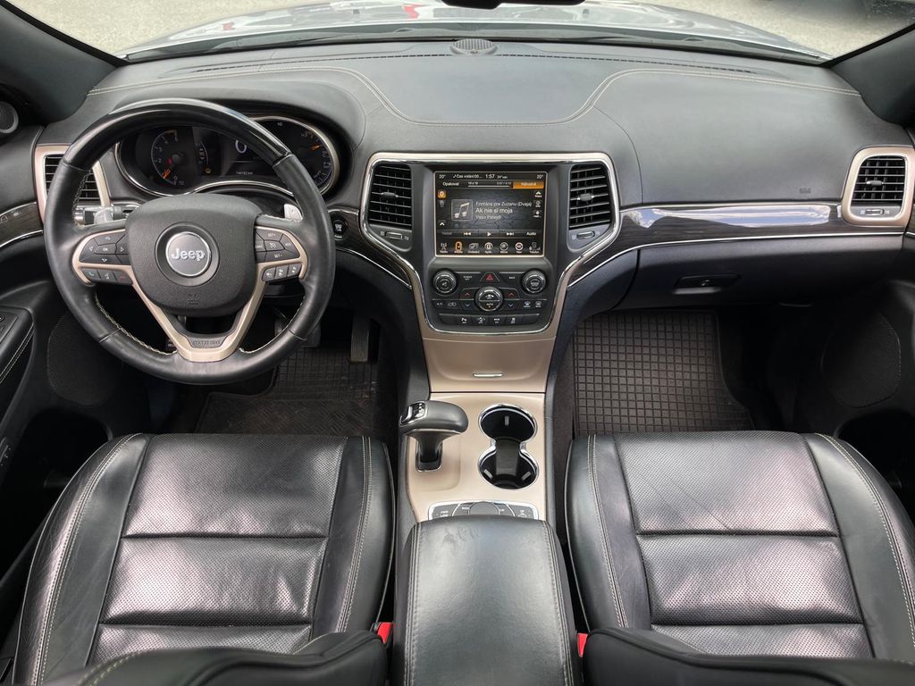 jeep-grand-cherokee-overland-1-maj-tz-pano-dph - 6