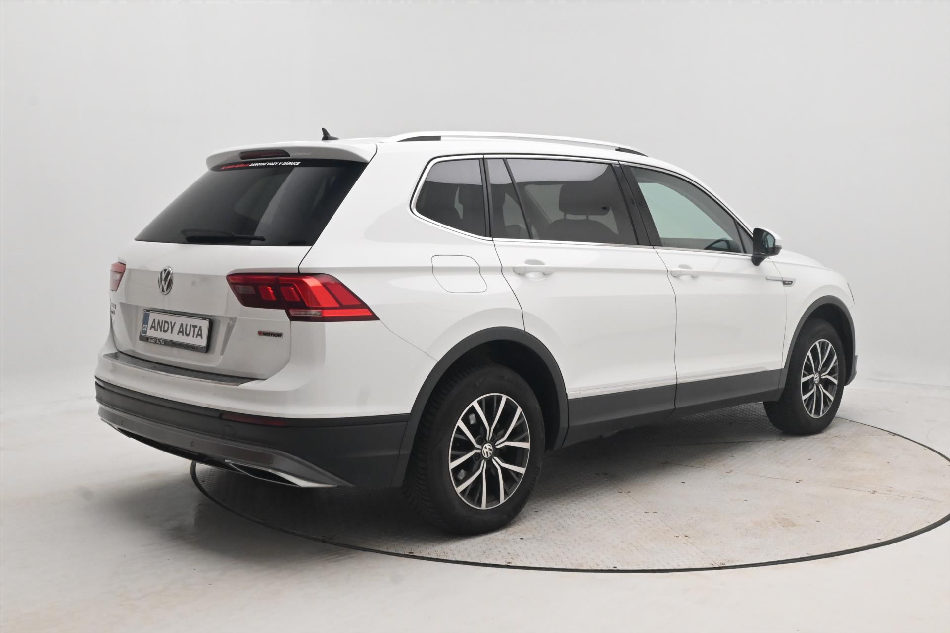 volkswagen-tiguan-allspace-2-0-tdi-110kw-4motion-zaruka-az-5-let - 4