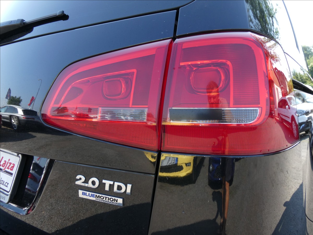 volkswagen-sharan-2-0-tdi-dsg-style-serviska - 9