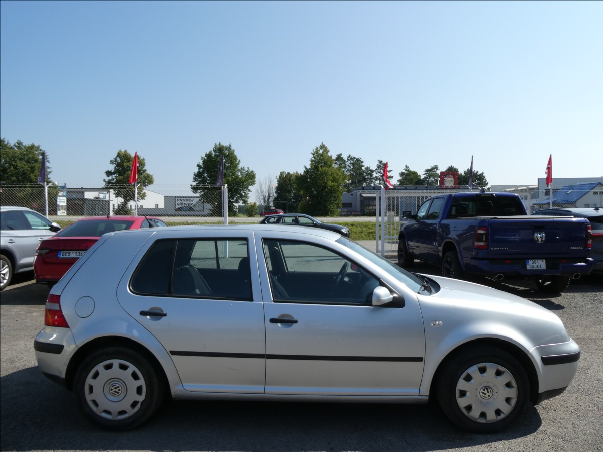 volkswagen-golf-1-9-tdi-74kw-edition - 8