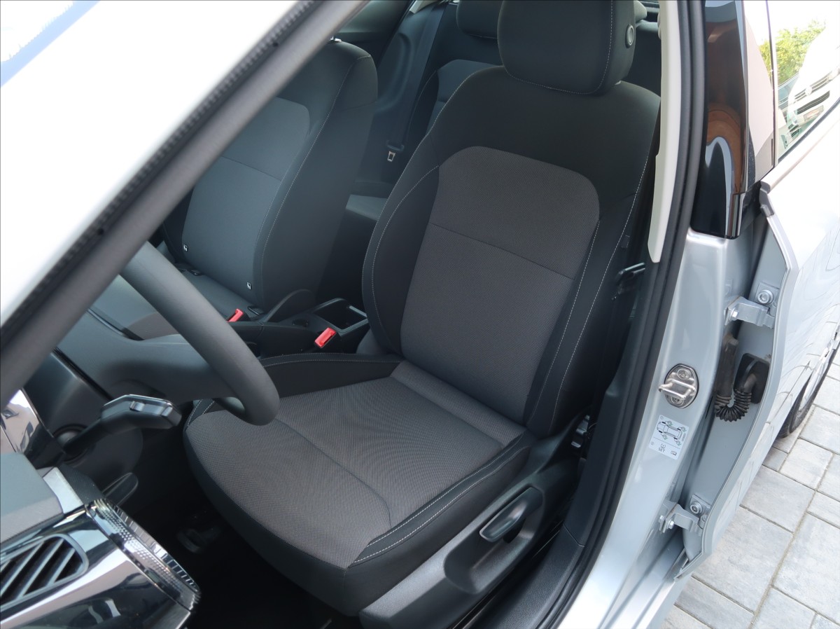 skoda-fabia-1-0-tsi-70kw-1majcr-serv-kn - 9