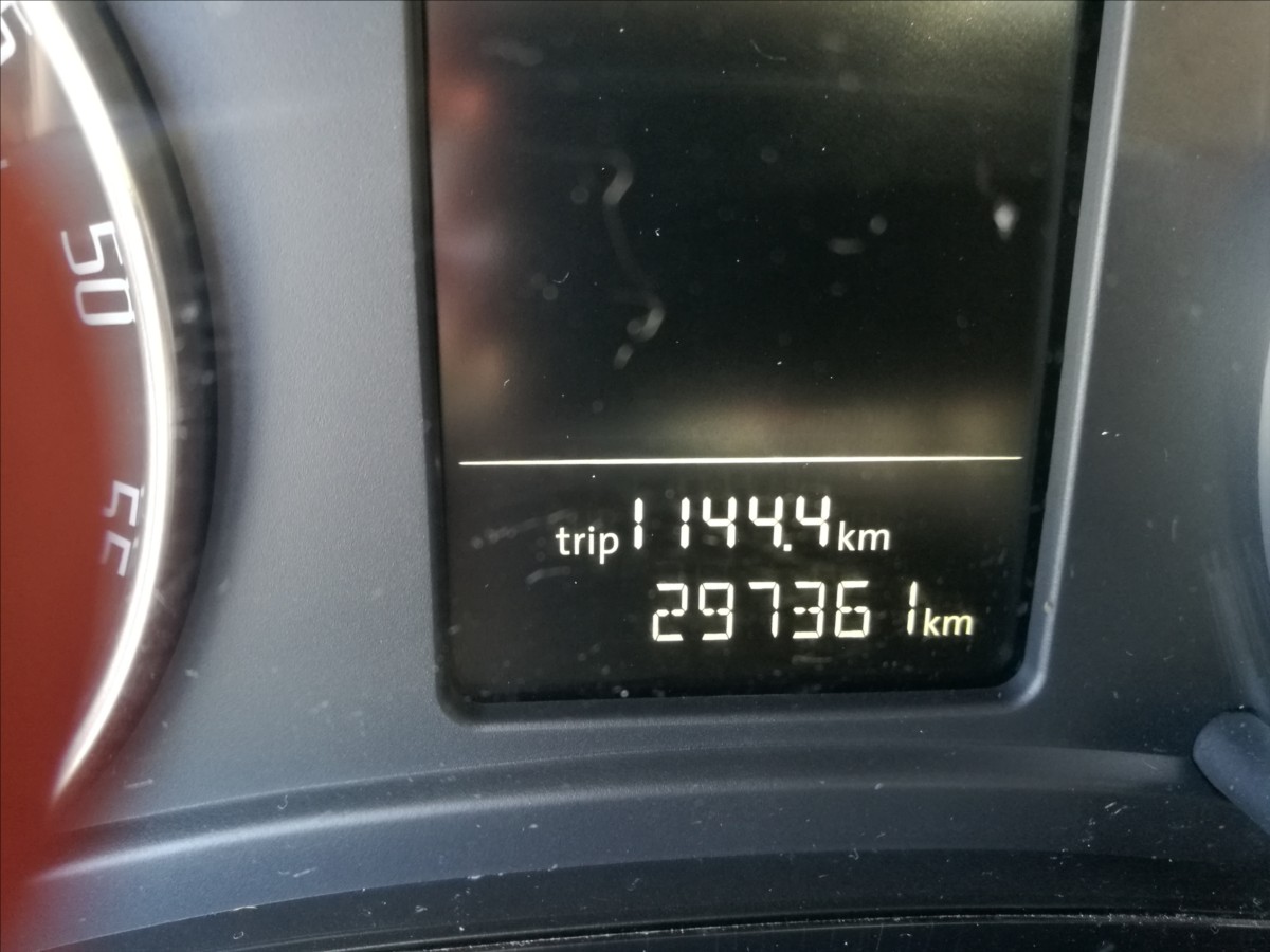 skoda-octavia-1-6-tdi-ambiente - 5