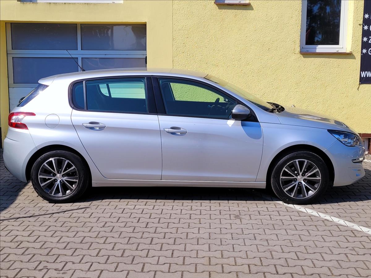 peugeot-308-1-6-hdi-digiklima-malo-najeto - 6
