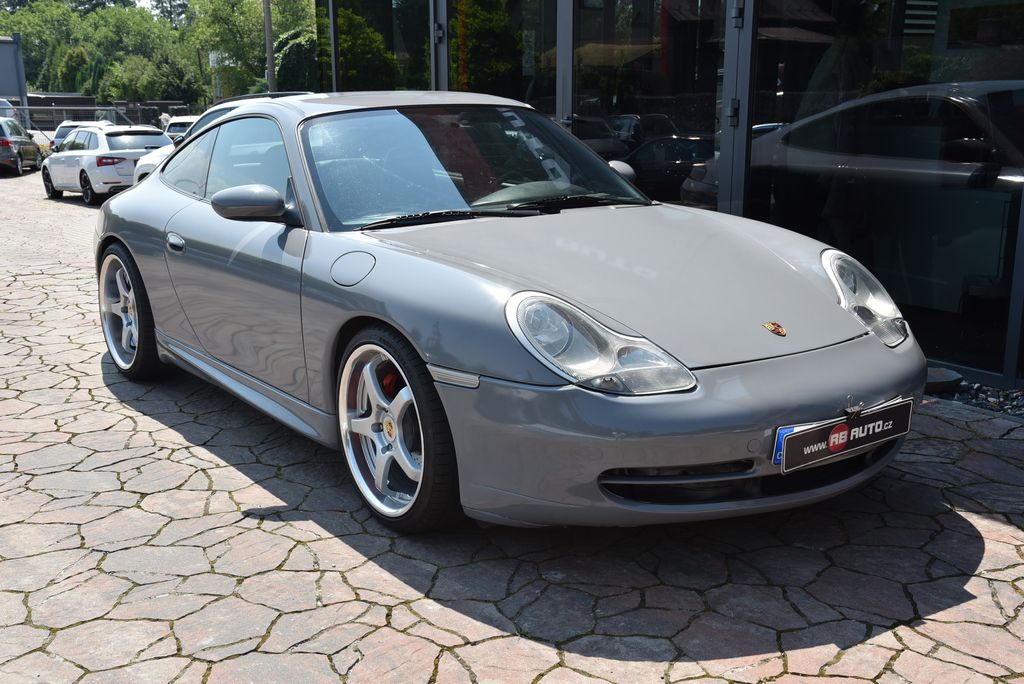 porsche-911-carrera-4-300-ps - 1