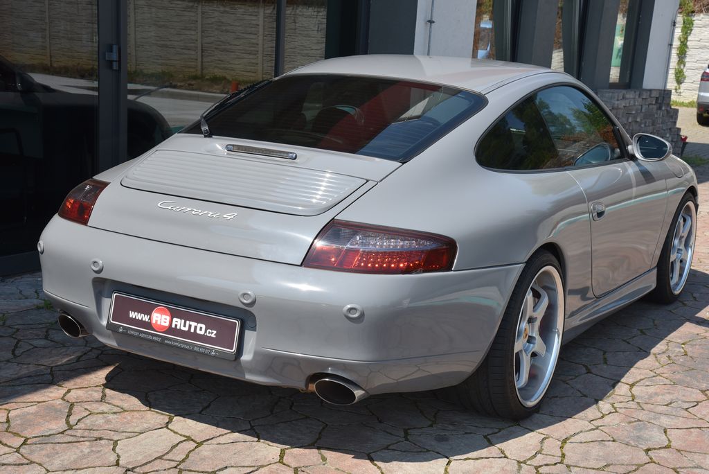 porsche-911-carrera-4-300-ps - 7
