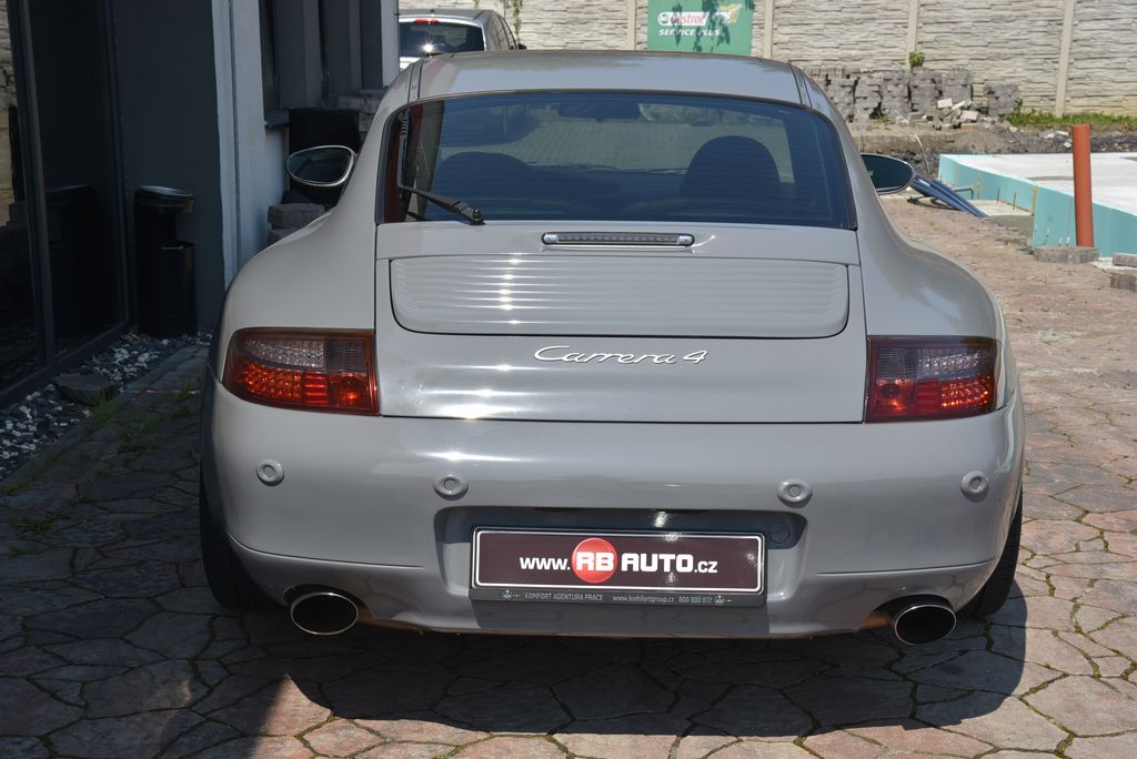 porsche-911-carrera-4-300-ps - 8