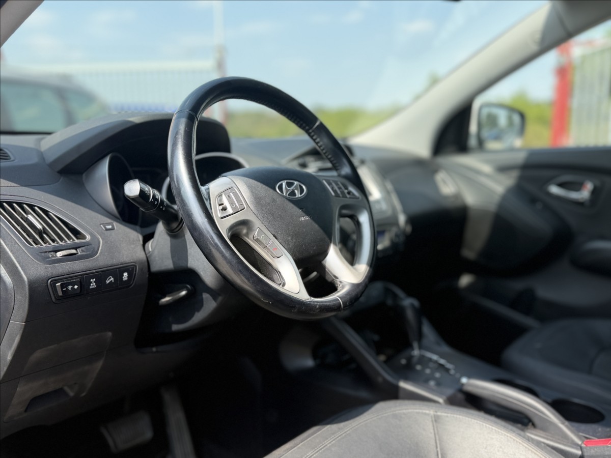 hyundai-ix35-2-0-135kw-a-t-navi-pano-4x4 - 9