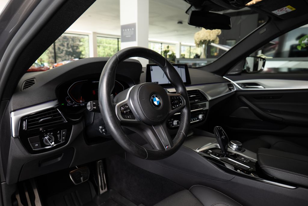 bmw-rada-5-d-xdrive-harmankardon-ventilovana-sedadla - 3