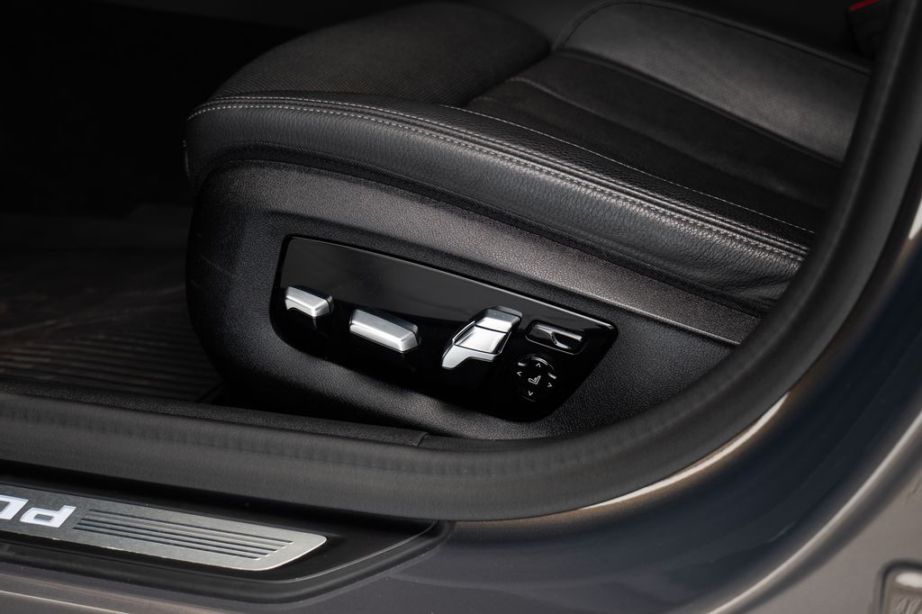 bmw-rada-5-d-xdrive-harmankardon-ventilovana-sedadla - 6
