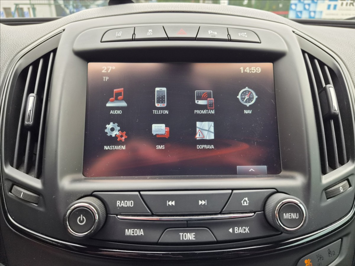 opel-insignia-2-0-cdti-vyhr-sedacky-kamera - 9