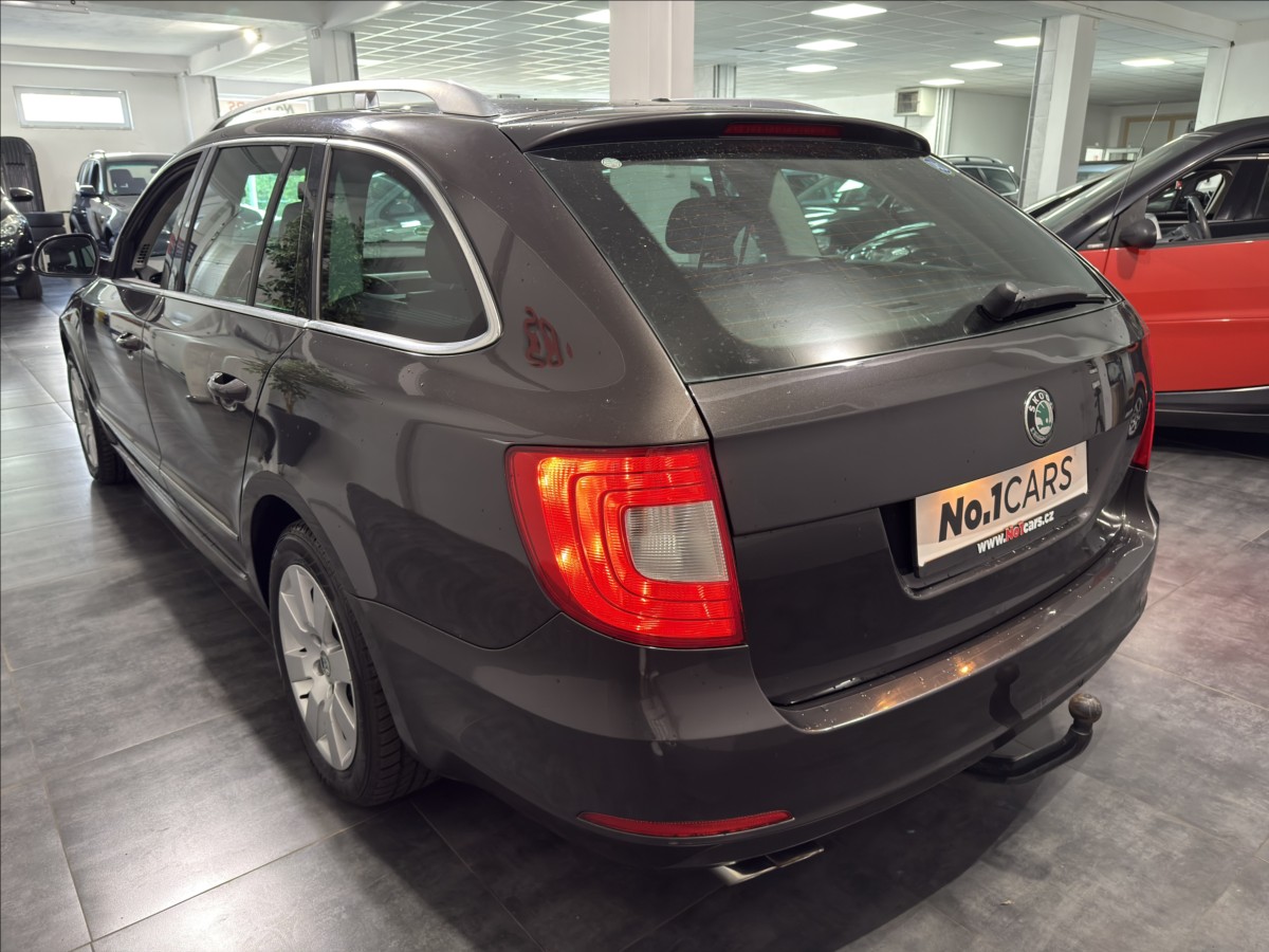 skoda-superb-2-0-tdi-103kw-elegance-xen - 3