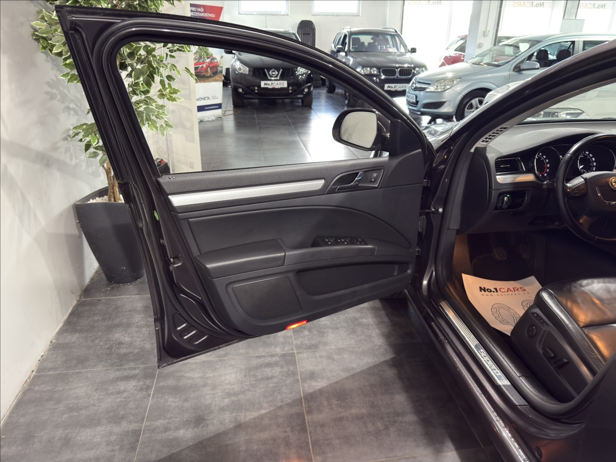 skoda-superb-2-0-tdi-103kw-elegance-xen - 5
