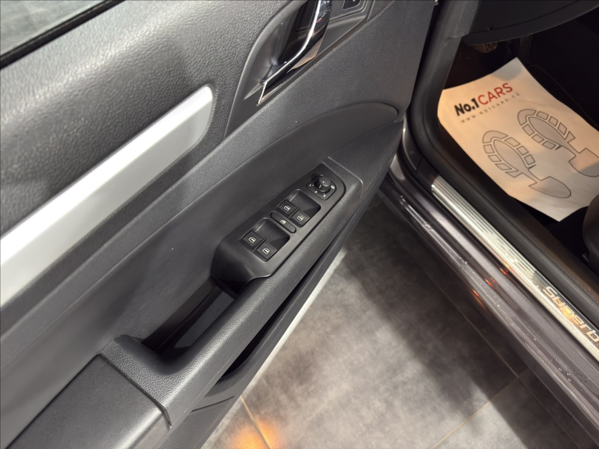 skoda-superb-2-0-tdi-103kw-elegance-xen - 6