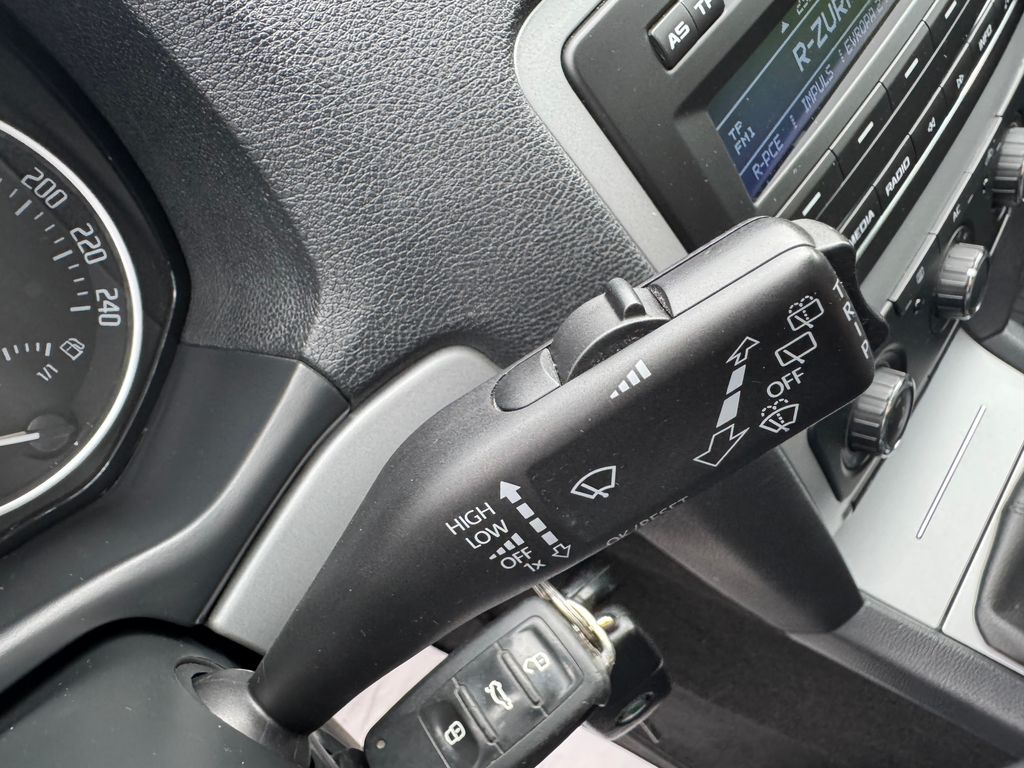 skoda-octavia-combi-1-8-tsi-ambition - 9