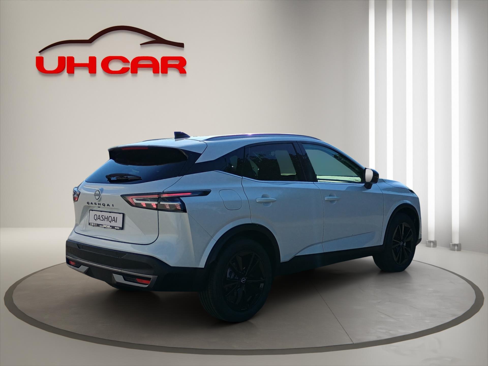 nissan-qashqai-1-3-tekna-at-4x4 - 4