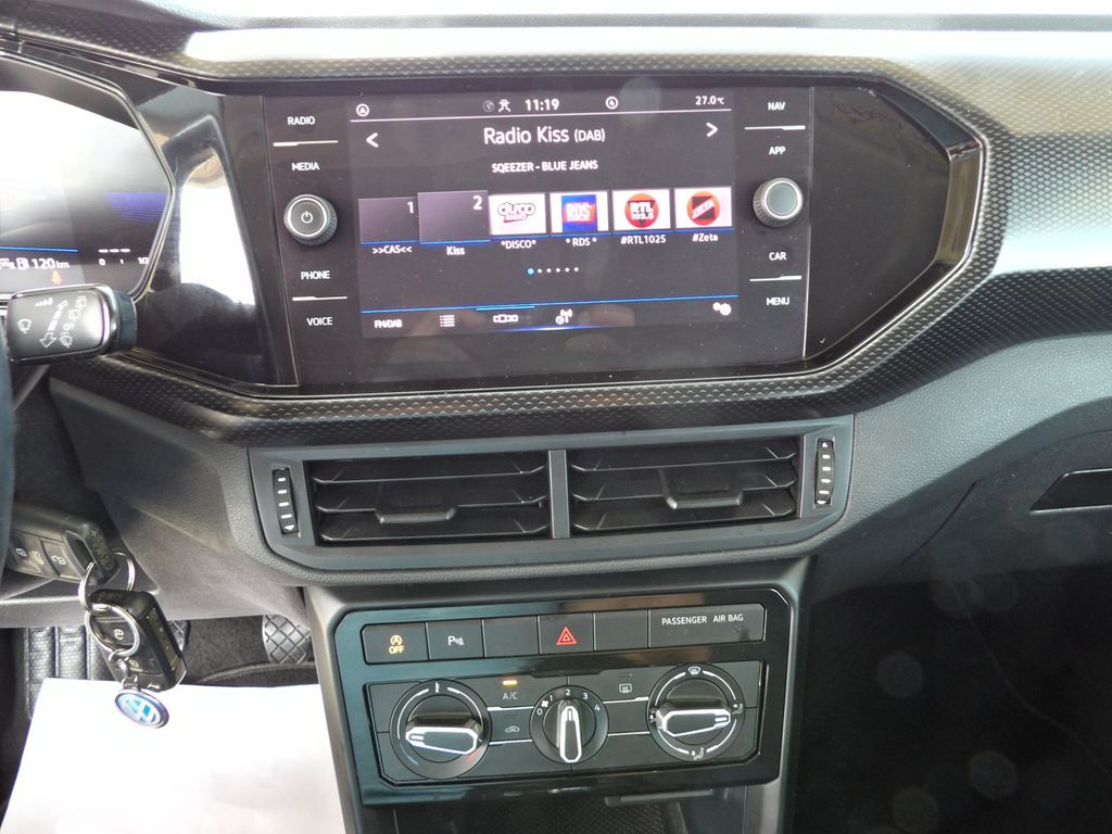 volkswagen-t-cross-1-0tsi-70kw-virtual-acc-carplay - 7