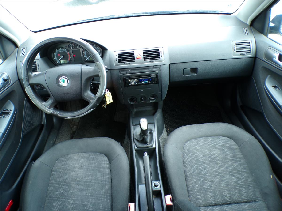skoda-fabia-1-4-16v-elegance-klimatizace - 6