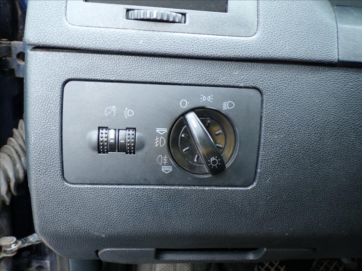 skoda-fabia-1-4-16v-elegance-klimatizace - 9