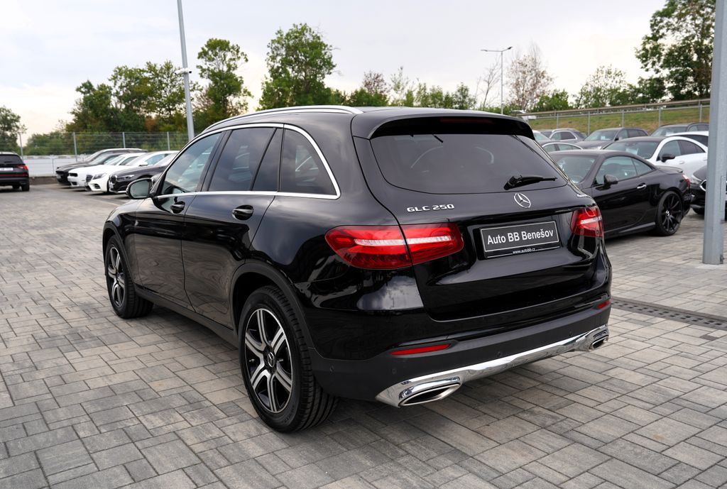 mercedes-benz-glc-250i-4matic-kuze-led-9at-cr - 3