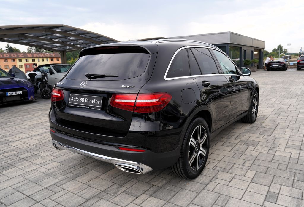 mercedes-benz-glc-250i-4matic-kuze-led-9at-cr - 5