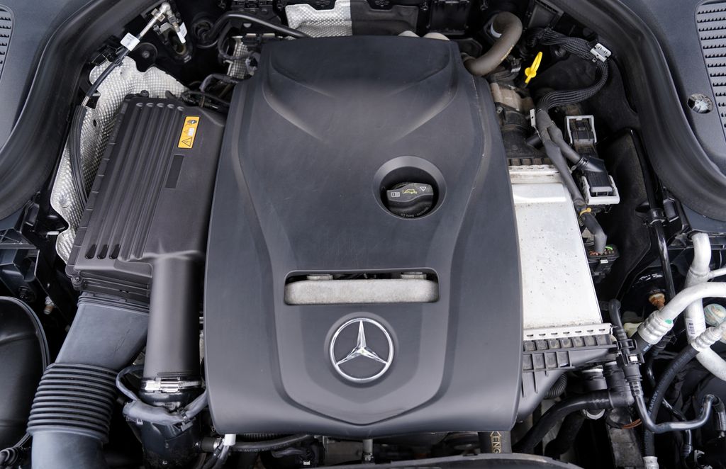 mercedes-benz-glc-250i-4matic-kuze-led-9at-cr - 9