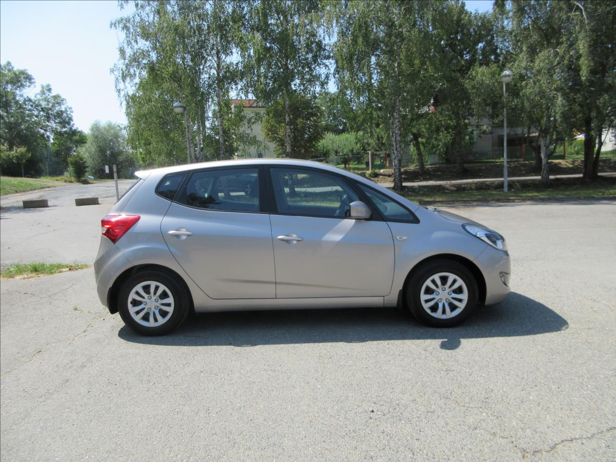 hyundai-ix20-1-4-i-klima-tazne-nove-v-cr - 9