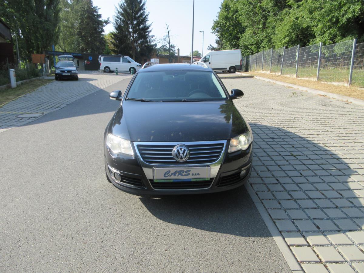 volkswagen-passat-2-0-fsi-110kw-4x4-kuze-xenon-nove-v-cr - 2