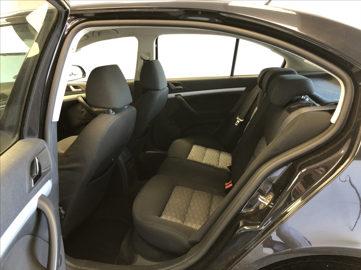 skoda-octavia-1-4-16v-mpi - 9