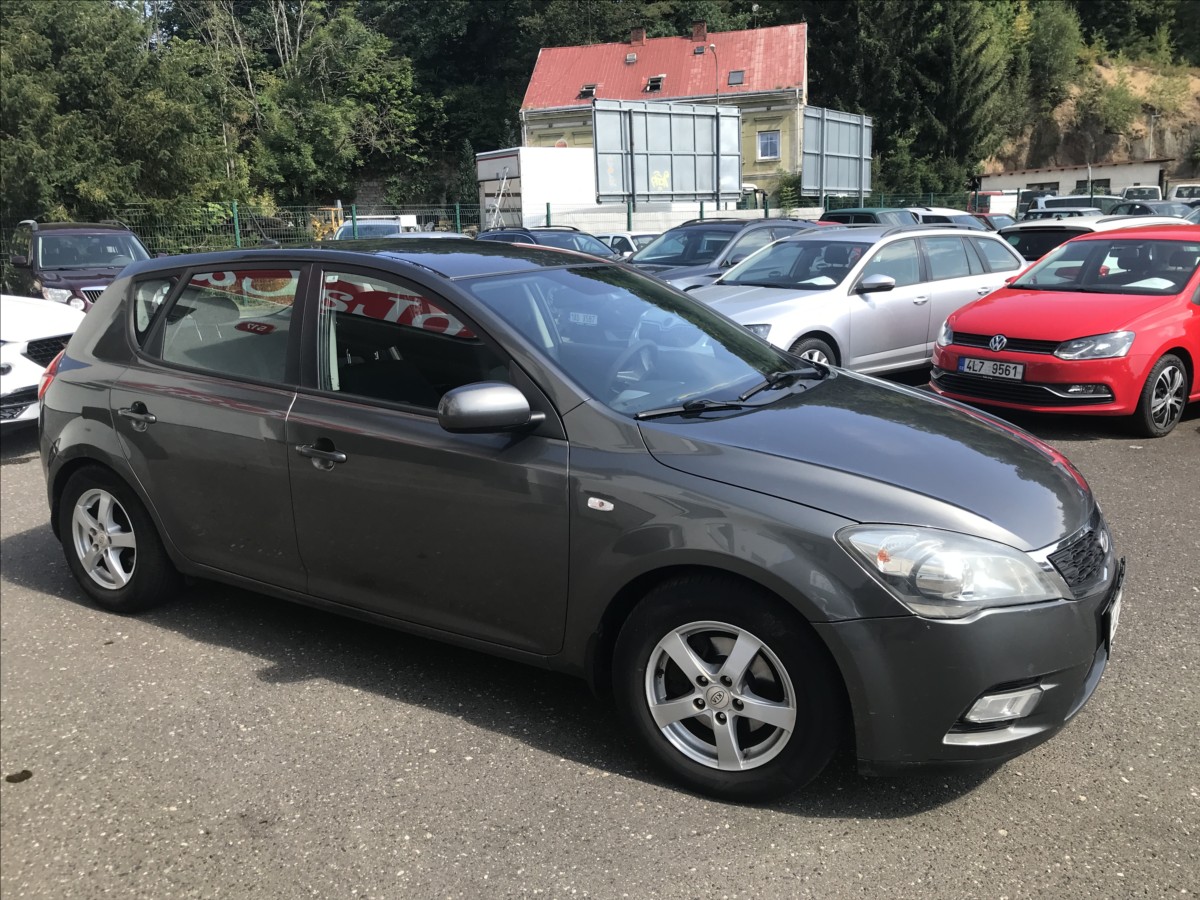kia-ceed-1-6-crdi-66kw-5dv-ac - 3