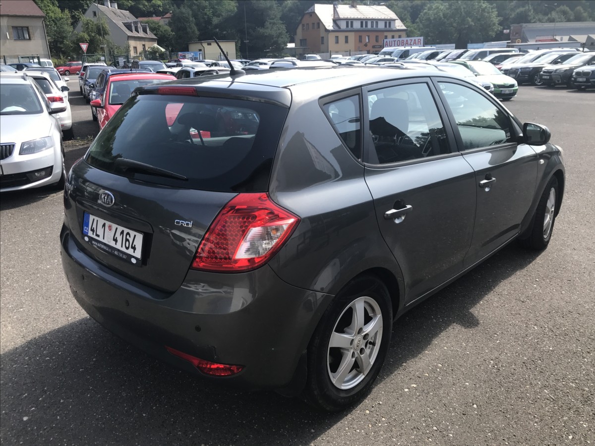 kia-ceed-1-6-crdi-66kw-5dv-ac - 4