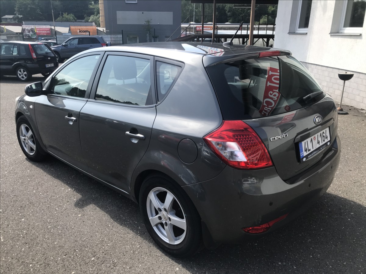 kia-ceed-1-6-crdi-66kw-5dv-ac - 5