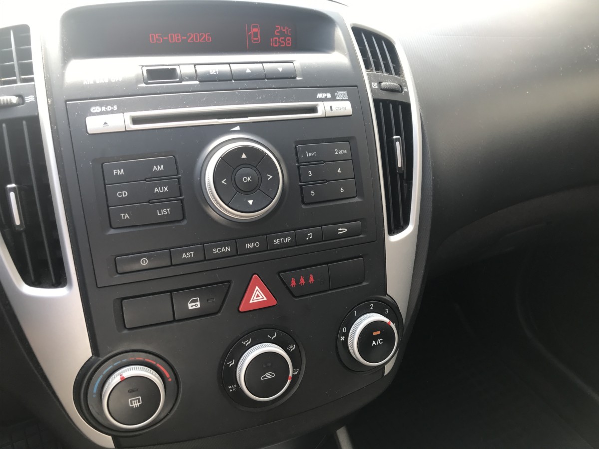 kia-ceed-1-6-crdi-66kw-5dv-ac - 8