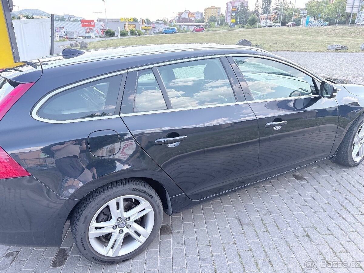 volvo-v60-2-4-d6-plug-in-hybrid - 6