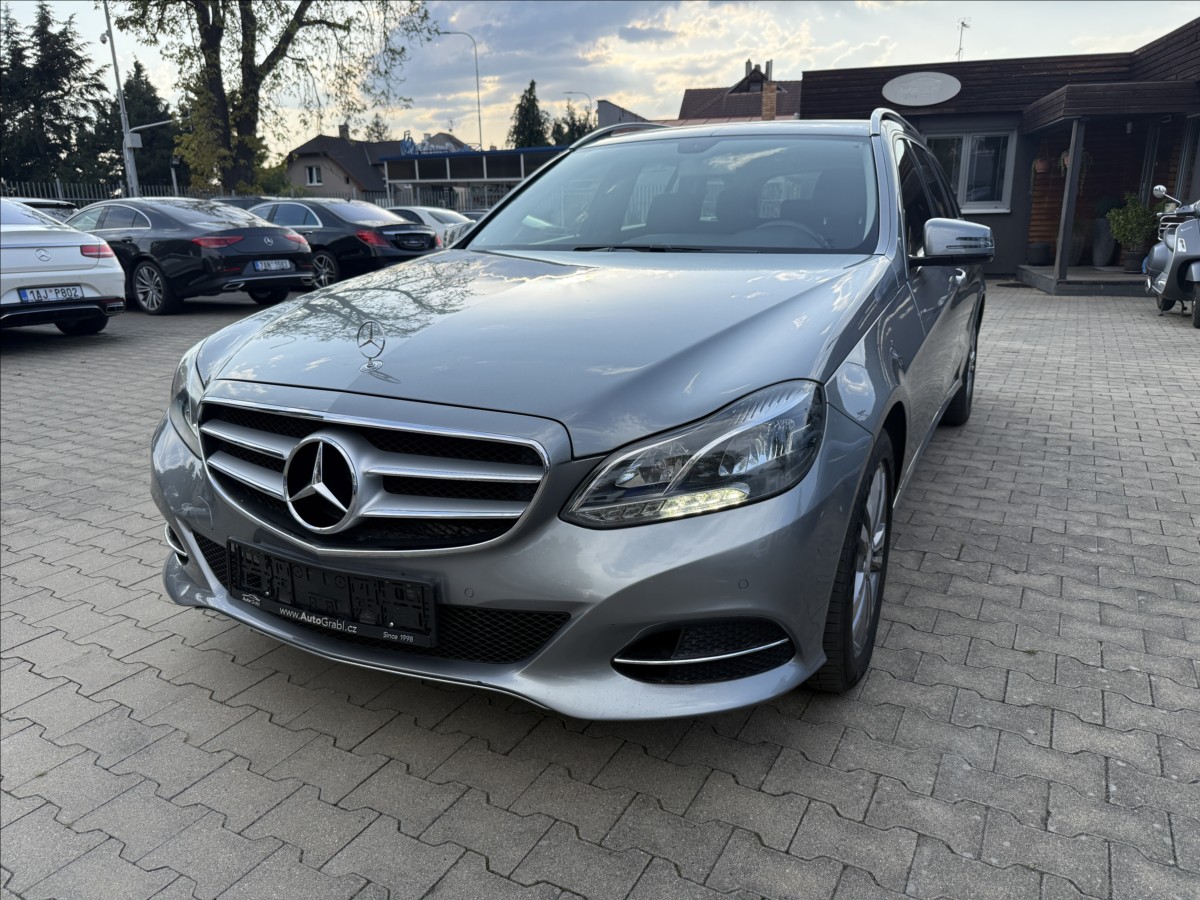 mercedes-benz-tridy-e-e-300de-hybrid-vzduch - 2