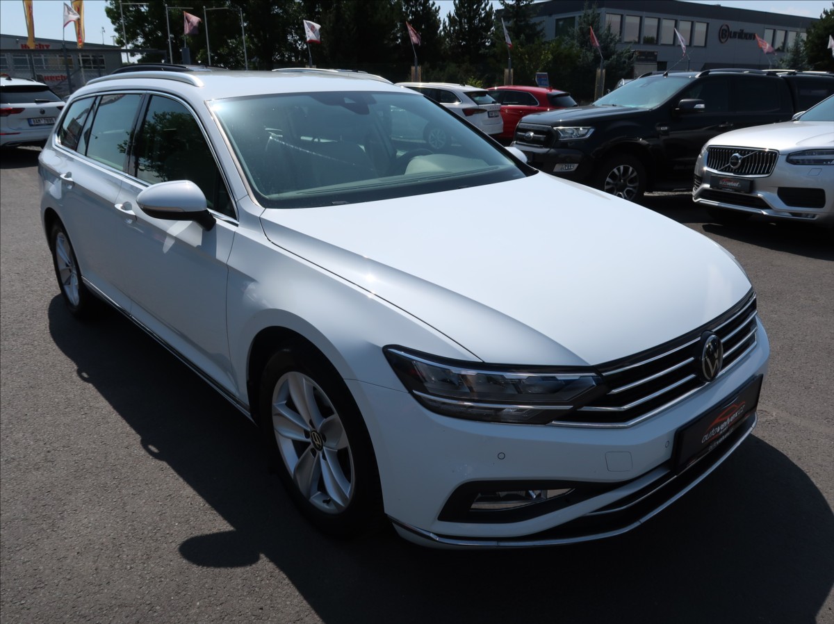 volkswagen-passat-2-0-tdi-110kw-1majcr-elegance - 1